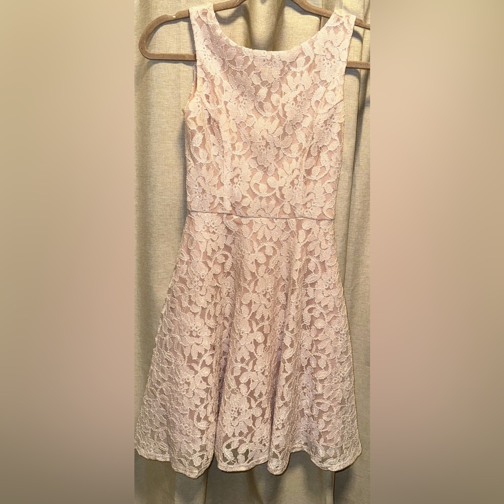 Elegant Lace Sleeveless Dress Size XXS